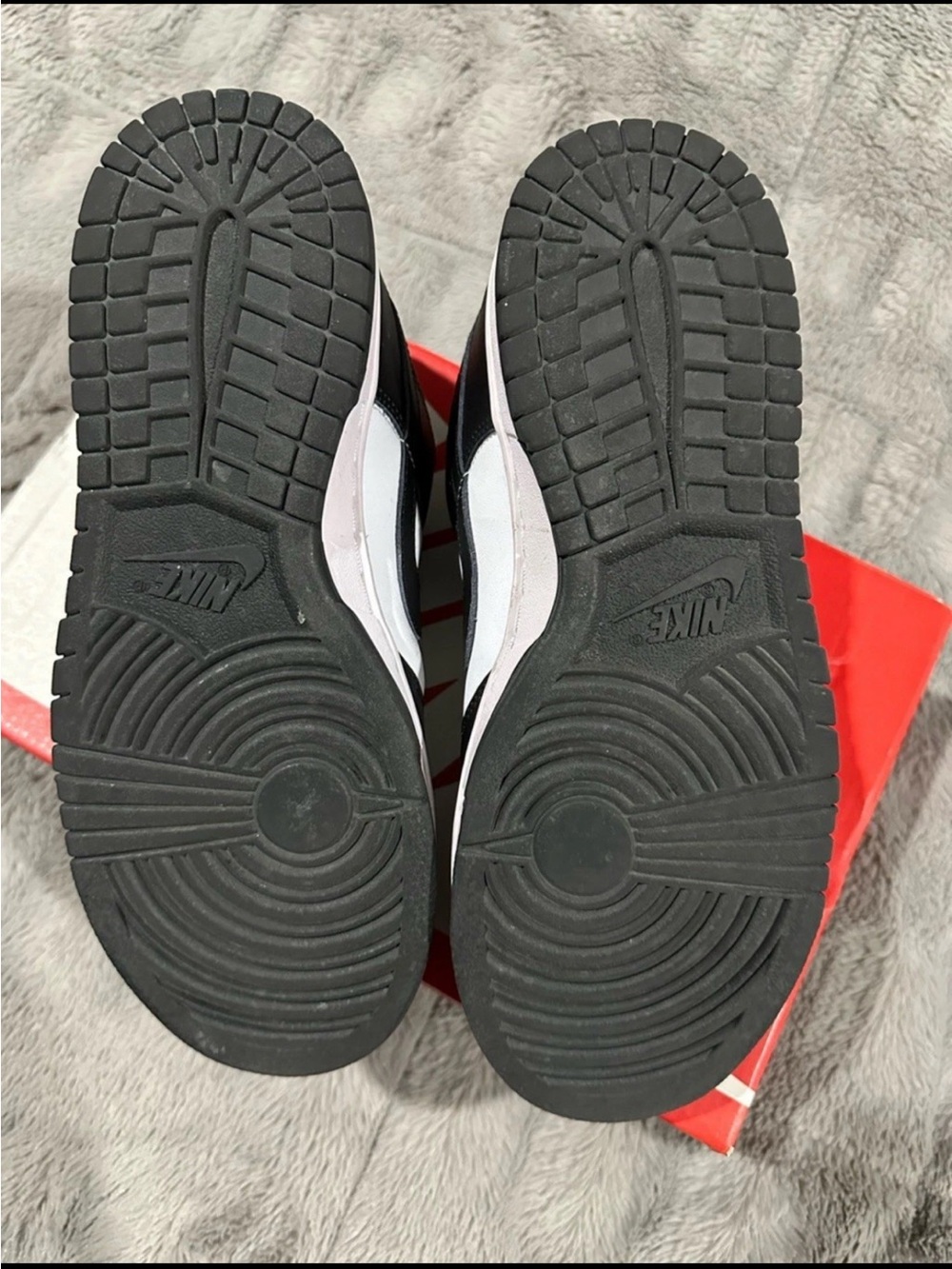 Nike Black and White Low-Top Dunks - Picture 4 of 5